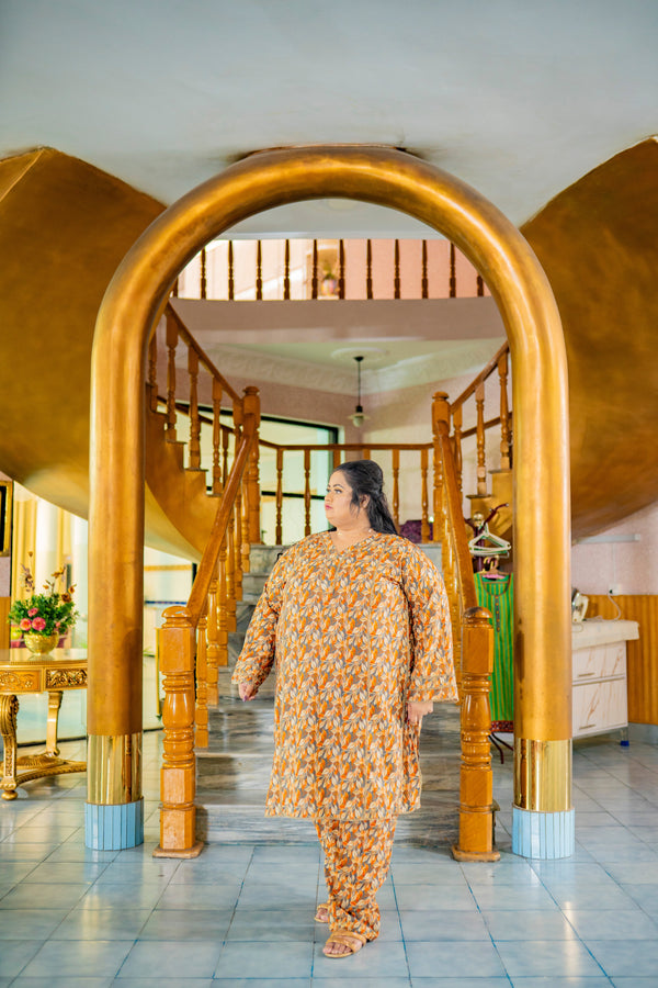 Autumn Vibe – Plus Size Lawn Suit in Leaf Print (2PC) PSW-9499