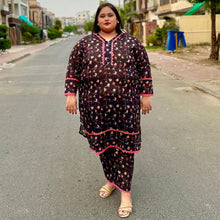 Midnight Bloom – Plus Size Stitched Floral Suit (2PC) PSW-9495