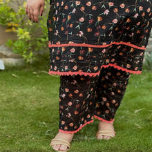 Midnight Bloom – Plus Size Stitched Floral Suit (2PC) PSW-9495