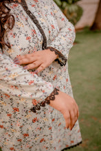 Mint Petal – Plus Size Stitched Floral Suit with Black Lace (2PC) PSW-9496