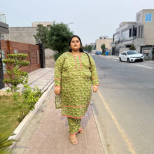 Olive Bloom – Plus Size Stitched Lawn Suit with Lace (2PC) PSW-9498