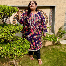 Rose Noir – Plus Size Black Chikankari Floral Kurti For Curvy Women PSW-9628