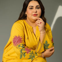 Sunshine Bloom – Plus Size 3PC Floral Stitched Suit (2XL–5XL)  – PSW-9868