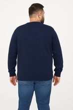 Men’s navy blue fleece crewneck sweatshirt, plus size (2XL–6XL), with ribbed cuffs, hem, and collar, featuring a small embroidered PS logo on the chest.